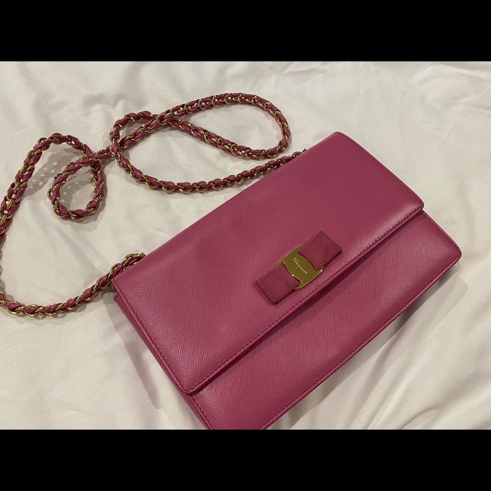 Salvatore Ferragamo Medium Ginny Shoulder Bag